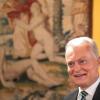 Nach seiner Wiederwahl gibt der litauische Präsident Gitanas Nauseda eine Pressekonferenz.