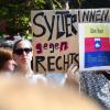 Dutzende Menschen versammeln sich zu einer Mahnwache auf Sylt. Sie wollen ein Zeichen gegen Rechtsextremismus setzen.