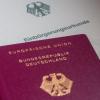 Im letzten Jahr wurden rund 200.100 Ausländerinnen und Ausländer eingebürgert.