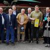 Auszeichnungen: (v. li.) 1. Bezirksvorsitzender Andreas Vogel, Bezirkszuchtwart und Bezirksmeister Harald Walther, Zweiter Bürgermeister Matthias Müller, Weismain, Bezirkskassier Dieter Büttner, Zweiter Bürgermeister Marco Weidner, Altenkunstadt, Oberfranken-Champion Peter Kodritzki, Anton Zimmer, der neu gewählte 2. Bezirksvorsitzende Kai Erhardt, Rainer Roder, Bezirksjugendmeisterin Elisabeth Schmidt, Oberfranken-Champion Klaus Angermüller, Valentin Schmidt.