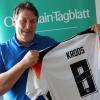 Thomas Rumler hält größe Stücke auf Toni Kroos und drückt der deustchen Ellf natürlich die Daumen. Thomas Rumler hält größe Stücke auf Toni Kroos und drückt der deustchen Ellf natürlich die Daumen.