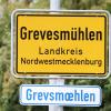 Den Ermittlern zufolge blieb das achtjährige Mädchen beim Vorfall in Grevesmühlen unverletzt.