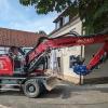 Schwere Baumaschinen sind am Gasthof „Zum Anker“ im Einsatz. Bald soll das beliebt Ausflugslokal wieder öffnen. Fotos: Monika Schütz
