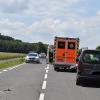 Tödlich verletzt wurde ein Motorradfahrer beim Zusammenstoß mit einem Kleinbus auf der Staatsstraße zwischen Isling und Burkheim. Tödlich verletzt wurde ein Motorradfahrer beim Zusammenstoß mit einem Kleinbus auf der Staatsstraße zwischen Isling und Burkheim.