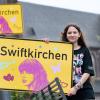 Die Stadt Gelsenkirchen wird im Juli Schauplatz für die «Eras Tour» von Superstar Taylor Swift - und gibt zu Ehren der Musikerin einen neuen Namen. Enthüllt wurde das «Swiftkirchen» von Swift-Fan Aleshanee Westhoff.