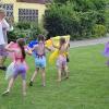 Stilgerecht probt die Bauchtanztruppe von „1001 Nacht“ im Freien.