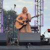 Eine großartige Live-Musikerin aus Bayern: Claudia Koreck auf der Festwiese. Eine großartige Live-Musikerin aus Bayern: Claudia Koreck auf der Festwiese.