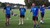 FCL-Trainer Oliver Müller (Zweiter von rechts) beim Training während der Woche
