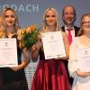 Preisverleihung: (vorne, v. li.) die Preisträger Adelina und Linda Fedorov aus Redwitz und Laura Fetahi aus Kulmbach mit (hinten, v. re.) Schulleiter Alexander Battistella, Stellvertreter Bertram Unger, Annegret Kühne und Florian Schneider von der Adalbert-Raps-Stiftung. Preisverleihung: (vorne, v. li.) die Preisträger Adelina und Linda Fedorov aus Redwitz und Laura Fetahi aus Kulmbach mit (hinten, v. re.) Schulleiter Alexander Battistella, Stellvertreter Bertram Unger, Annegret Kühne und Florian Schneider von der Adalbert-Raps-Stiftung.