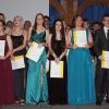 26 Schüler der Klasse 10bM durften mit den Abschlusszeugnissen auch die Glückwünsche der Konrektorin Alexandra Riedl (vorne li.) und Rektor Bernd Schick (10. v. li.) entgegennehmen. 26 Schüler der Klasse 10bM durften mit den Abschlusszeugnissen auch die Glückwünsche der Konrektorin Alexandra Riedl (vorne li.) und Rektor Bernd Schick (10. v. li.) entgegennehmen.