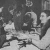 Zoran Drvenkar (re.) signiert nach seiner Lesung im MGL Bücher für die Siebtklässler. Archivfoto: Gabi Kriese Zoran Drvenkar (re.) signiert nach seiner Lesung im MGL Bücher für die Siebtklässler. Archivfoto: Gabi Kriese