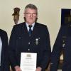 Für seine 40.-jährige aktive Dienstzeit wurde Michael Fiedler das Feuerwehrehrenzeichen in „Gold“ verliehen; die Auszeichnung nahmen im Rahmen der Jahreshauptversammlung der Freiwilligen Feuerwehr von Burkheim Erster Bürgermeister Robert Hümmer und Kreisbrandinspektor Michael Kannengießer vor.