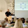 Dr. Dieter Deuerling, der Chefarzt der Rehabilitationsklinik Lautergrund, bei seinem Vortrag. Dr. Dieter Deuerling, der Chefarzt der Rehabilitationsklinik Lautergrund, bei seinem Vortrag.