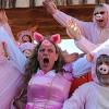 „So ein Schweinestall“: Die Nußbaumfreunde sind zum Quieken komisch.