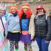 Verkleidete Erwachsene waren beim Faschingsumzug auch unterwegs. Verkleidete Erwachsene waren beim Faschingsumzug auch unterwegs.