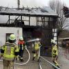 Insgesamt 171 Feuerwehrleute versuchen, die Flammen unter Kontrolle zu bekommen. Insgesamt 171 Feuerwehrleute versuchen, die Flammen unter Kontrolle zu bekommen.