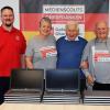 Zwölf Notebooks spendete die Firma Dechant an die Medienscouts der Opferhilfe Oberfranken (v. li.): der Chef des Compu-House Hans Steuer, EDV-Leiter Georg Zapf, Susanne Werner von den Medienscouts der Opferhilfe Oberfranken, Seniorchef Alois Dechant, Alfons Hrubesch von der Opferhilfe Oberfranken und der Prokurist Tobias Steuer von Compu-House.