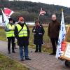 Solidarität mit den gekündigten BFS-Mitarbeiterinnen und –Mitarbeitern zeigten der Betriebsrat, die Gewerkschaften und die katholische Betriebseelsorge. Solidarität mit den gekündigten BFS-Mitarbeiterinnen und –Mitarbeitern zeigten der Betriebsrat, die Gewerkschaften und die katholische Betriebseelsorge.