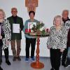 Langjährige Mitglieder ehrte der Gartenhobbyverein Altenkunstadt. Edeltraud Erhardt (Mitte) wurde zum Ehrenmitglied ernannt. Vorsitzender Norbert Kerling (2. v. re.) und Dritte Bürgermeisterin Melita Braun (2. v. li.) gratulierten.