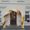 Die Bäckerei Mayr hat wieder geöffnet – aber nur zu reduzierten Zeiten. Die Bäckerei Mayr hat wieder geöffnet – aber nur zu reduzierten Zeiten.