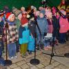 Ob Vereine, Kindergarten- oder Schulkinder, jeder brachte sich auf seine Weise beim diesjährigen Weihnachtsmarkt mit ein. Ob Vereine, Kindergarten- oder Schulkinder, jeder brachte sich auf seine Weise beim diesjährigen Weihnachtsmarkt mit ein.