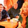Gespannt verfolgen die Besucherinnen und Besucher in der Stadtalm die Ziehung der Gewinner. Gespannt verfolgen die Besucherinnen und Besucher in der Stadtalm die Ziehung der Gewinner.