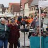 Trotz der Baustelle war auf dem Martinimarkt in Weismain auf dem Marktplatz und dem Kastenhof viel los. Fotos: Roland Dietz