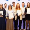 Bei der Abschlussfeier in Lichtenfels wurden die Prüfungsbesten aus Stadt und Landkreis ausgezeichnet. Unser Bild zeigt (v.li.): IHK-Gremiumsvorsitzenden Wilhelm Wasikowski, Paula Radler, Steffen Senger, Alina Krapp, Jochen Molitor, Marie Holstein-Brandl, Lennart Knopf, Jeanette Cordelia Höhn, Tobias Höhn, Vivien Tischer, Landrat Christian Meißner, Paula Radler und Stefan Trebes von der Agentur für Arbeit.