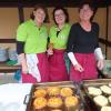 Beim Stand von Erika, Elke und Elvira (v. li.) gab es fränkische Kartoffelbackes und hausgemachtes Apfelmus - ein Genuss!. Beim Stand von Erika, Elke und Elvira (v. li.) gab es fränkische Kartoffelbackes und hausgemachtes Apfelmus - ein Genuss!.