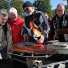 Marko Graf-Durin von den Bootsfreunden Bayern aus Neumarkt in der Oberpfalz zeigt den Besuchern des Innenleben seiner Yacht „Nayade.“ Marko Graf-Durin von den Bootsfreunden Bayern aus Neumarkt in der Oberpfalz zeigt den Besuchern des Innenleben seiner Yacht „Nayade.“