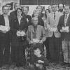 Die stolzen Preisträger des „Goldenen Ammoniten“ 1999 mit Landrat Reinhard Leutner (re.) und Kreissparkassendirektor Klaus Kroll (3.v.re.). Archivfoto: Verena Lutter