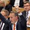 Bei der ersten Sitzung des Thüringer Landtags kam es zum Eklat: Der parlamentarische Geschäftsführer der CDU-Fraktion, Andreas Bühl, sieht die Rechte der Abgeordneten beschnitten und kündigte den Gang zum Verfassungsgerichtshof an.