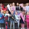 Die Klasse 1a der Grundschule am Markt mit Klassenlehrerin Monika Beifuß. Die Klasse 1a der Grundschule am Markt mit Klassenlehrerin Monika Beifuß.