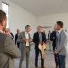 Prof. Dr. Stefan Gast und Dr. Johannes Schütz erläutern den Beteiligten den Aufbau der Labore im TTZ. Prof. Dr. Stefan Gast und Dr. Johannes Schütz erläutern den Beteiligten den Aufbau der Labore im TTZ.