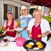 Einfach ein „Muss“ beim Straßenfest, die grünen Backers mit Apfelmus des Katholischen Frauenkreises.