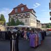 Viele Händler hatten ihre Stände an historischer Stätte aufgebaut. Viele Händler hatten ihre Stände an historischer Stätte aufgebaut.