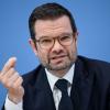 «Es wird keine Befugnisse zum heimlichen Schnüffeln in Wohnungen geben», sagt Justizminister Marco Buschmann. (Archivbild)