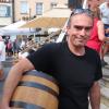 Nächstes Freibier-Fässla leer: Peter Garzarella vom Hopfenrebell hatte extra ein „Adam-Riese- Hell“gebraut.