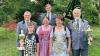 Proklamtion Schützenkönig: (v. li.) Vorsitzender Günther Knauer, Jungschützenkönig Finn Mryholod, 1. Ritterin Annette Eckardt, Fahnenträger Joachim Reinhardt , Schützenkönigin Annett Dedinski und 2. Ritter Helmut Schindler Fotos: Alexandra Kemnitzer