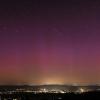 Ebensfeld   In der Nacht zum Montag konnte man am nächtlichen Himmel über Bayern gleich zwei beeindruckende Himmelsspektakel bestaunen. Zum einen sind derzeit die Perseiden zu bewundern: Meteoriten, die beim Eintritt in die Atmosphäre verglühen und so als Sternschnuppen kurz sichtbar werden. Dazu kamen dann noch Polarlichter, die gegen 1.30 Uhr deutlich in Richtung Norden am Himmel zu sehen waren.
