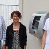 Freuen sich über den Defibrillator: Die Bademeister Sven Jetschina und Thomas Horn, der Vorsitzende des Schwimmbadfördervereins Volker Thormälen, Bürgermeisterin Christine Frieß, der städtische Mitarbeiter Hannes Baier und von der Sparkasse Coburg-Lichtenfels Pressesprecher Stefan Schneyer und der Leiter des Beratungscentrums Burgkunstadt, Stefan Persak.