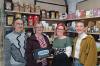 Fairtrade-Kaffee-Übergabe der Mitarbeiterinnen des Mehrgenerationenhauses Haßfurt und dem Team vom Welt-Laden Haßfurt
