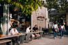 Der Kiosk Hennes zieht jedes Jahr im Frühling und Sommer viele Würzburgerinnen und Würzburger an.
