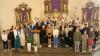 Nach dem festlichen Gottesdienst, den Weihbischof Paul Reder gemeinsam mit Pfarrer Dr. Eugen Daigeler, Pfarrer Kai Söder, Kaplan Stephen Kulandai und Diakon Dr. Michael Wahler zelebrierte, versammelten sich die 45 Neugefirmten aus dem pastoralen Raum Schweinfurter Oberland noch einmal vor dem Altar der Stadtlauringer Kirche.