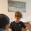 Boys’ Day-Teilnehmer Felix bei der Beratung im Allgemeinen Sozialdienst.
