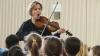 Mit vollem Elan sind die Musiker des BRSO dabei. Anne Schoenholtz feuert zum Kanon an.