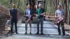 Unser Bild zeigt bei der Freigabe des neuen Teilstücks der Trimburg-Auffahrt (von links) den Bautechniker der Gemeinde Elfershausen, Adrian Schneider, Bürgermeister Johannes Krumm, den Geschäftsführer der ausführenden Baufirma Ullrich, August Schneider, und seinen Mitarbeiter Fabio Reuter.