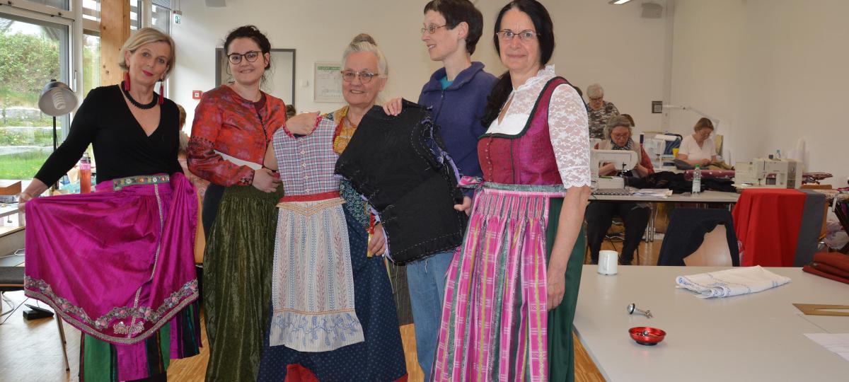 Trachten selbst nähen: Darum lockt ein Kurs in der Jubi Schneiderinnen aus ganz Deutschland an
