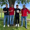 Die Fußballabteilung des SV Bergtheim mit (von links) Andreas Faulhaber, Simon Schönfeld, Maximilian Prötzel und Thorsten Rinke werben für den Organspende-Ausweis.