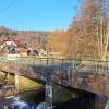 Die neue Schondrabrücke in der Münchau muss wegen Hochwassergefahr freitragend sein. Pfeiler – wie hier am Bestandsbau – wird es dann nicht mehr geben.